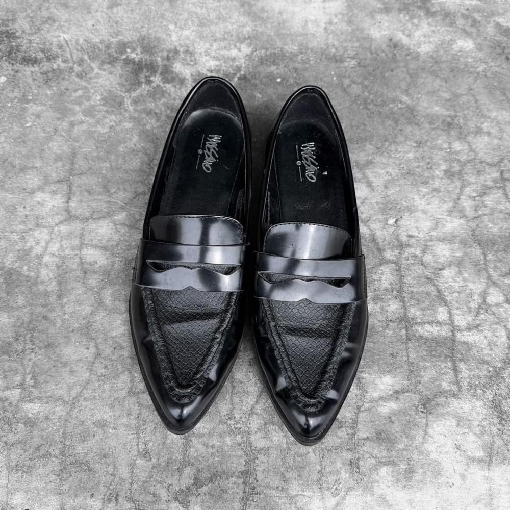 Vintage Women's Mossimo Black leather point toe penny loafers dress shoes